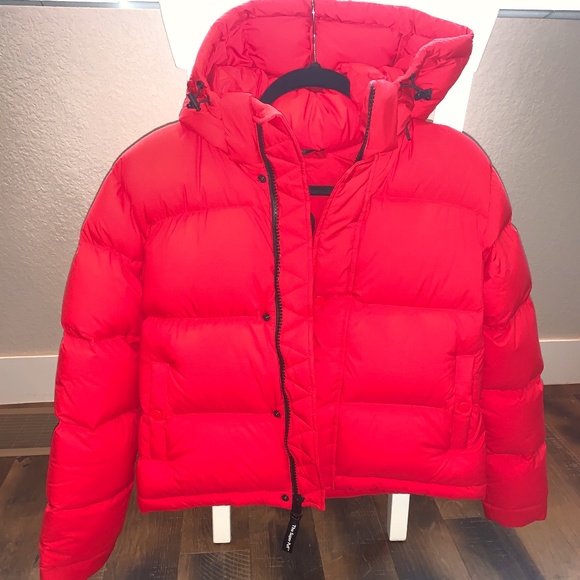 Aritzia Jackets & Blazers - NEW - Aritzia Super Puff Shorty